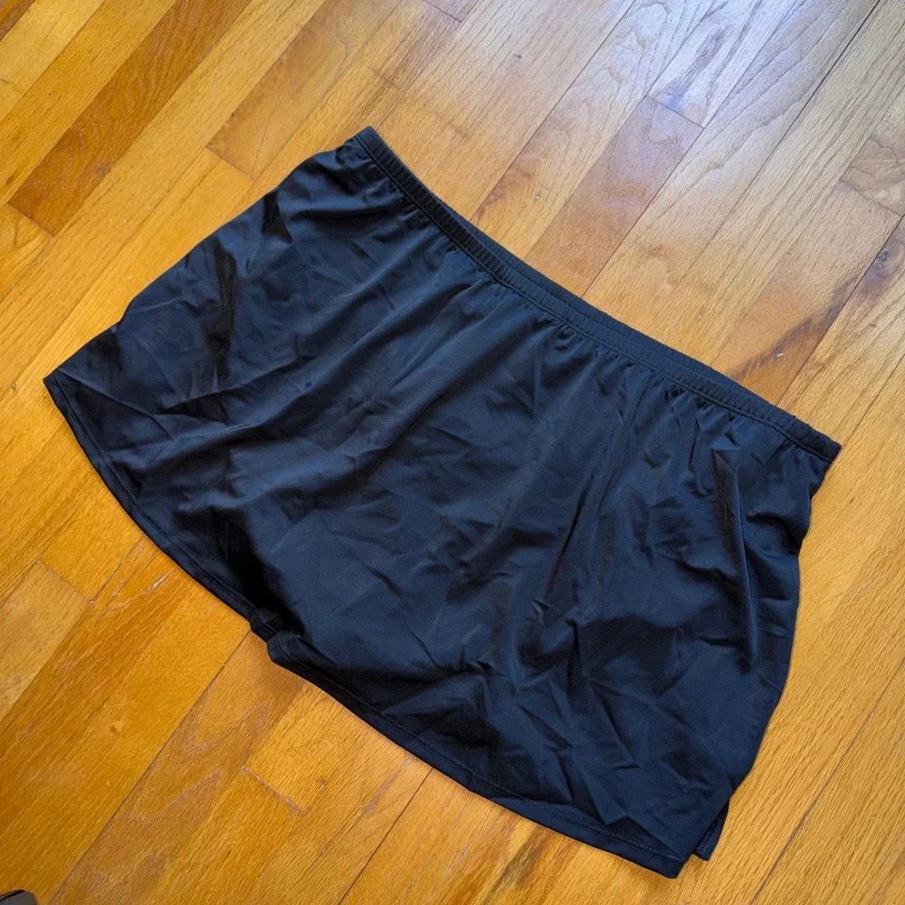 New Cacique Swim Black Swim Skirt with Built-in Brief Size 14 Minimalist Classic